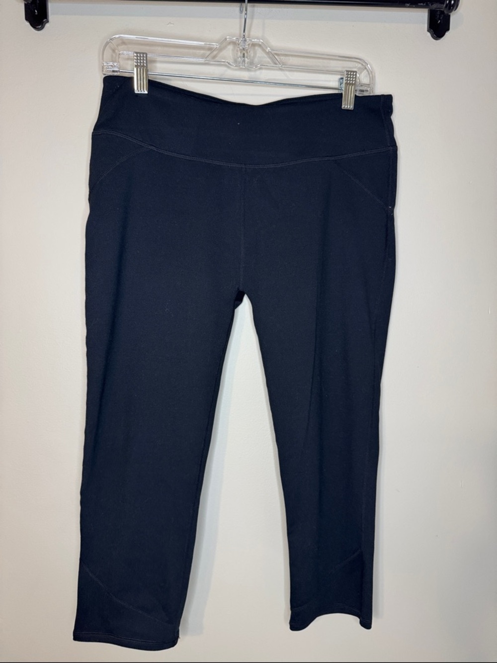 Fabletics Black Cropped Performance Leggings - L
